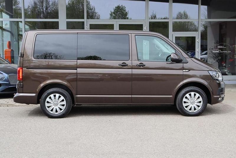 Gebraucht VW Multivan 150 PS (110 kW) 2017 Braun Van