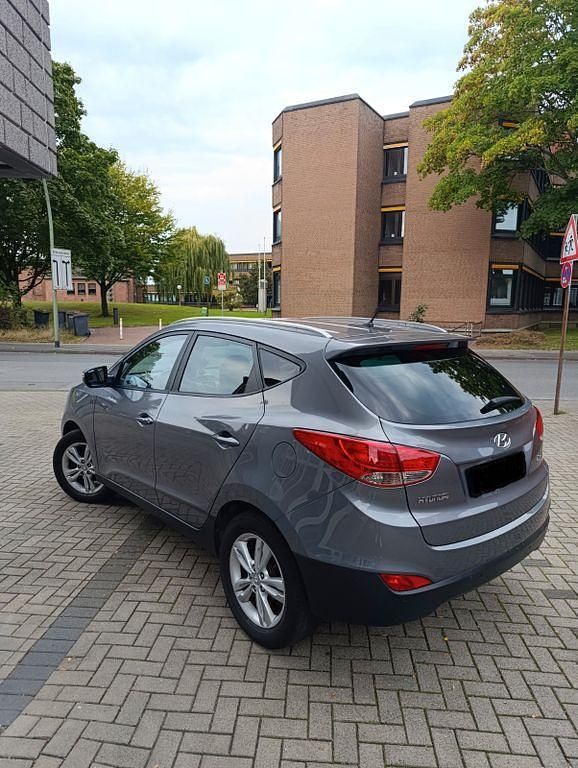 Gebraucht Hyundai ix35 Comfort 135 PS (99 kW) 2012 Grau SUV