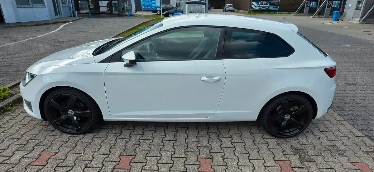 Używany Seat Leon SC FR 150 KM (110 kW) 2015 Biały Hatchback