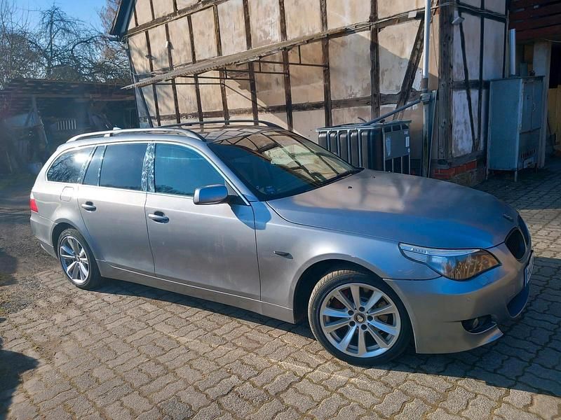 Gebraucht BMW 530 231 PS (169 kW) 2006 Grau Kombi