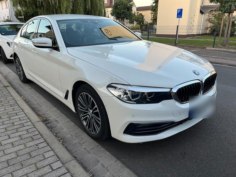 Gebraucht BMW 520 190 PS (139 kW) 2019 Weiß Limousine