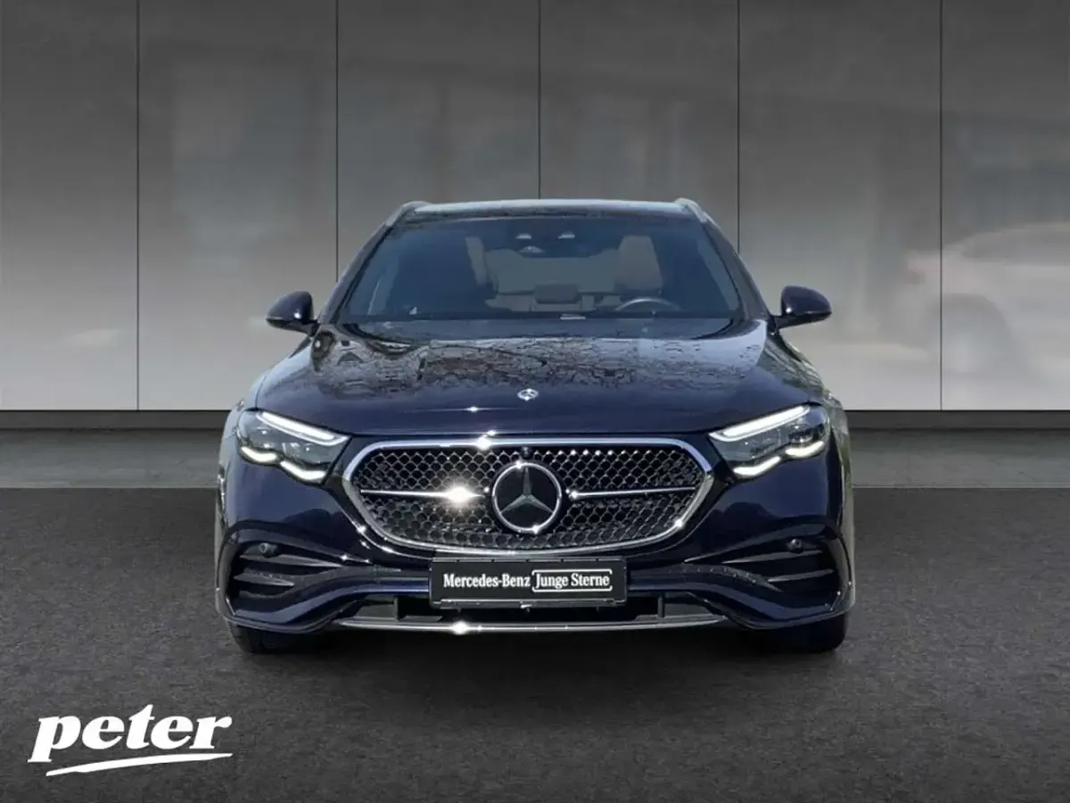Gebraucht Mercedes E450 AMG 367 PS (269 kW) 2024 Metalliclack nautikblau Kombi