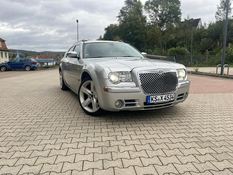 Grau Gebraucht 2010 Chrysler 300C Kombi | 8.550 € - Bild 1/4