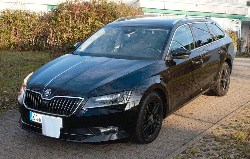 Gebraucht Skoda Superb Style 190 PS (139 kW) 2019 Schwarz Kombi