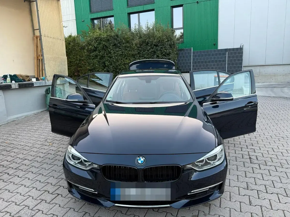 Gebraucht BMW 328 Luxury Line 245 PS (180 kW) 2012 Blau Limousine