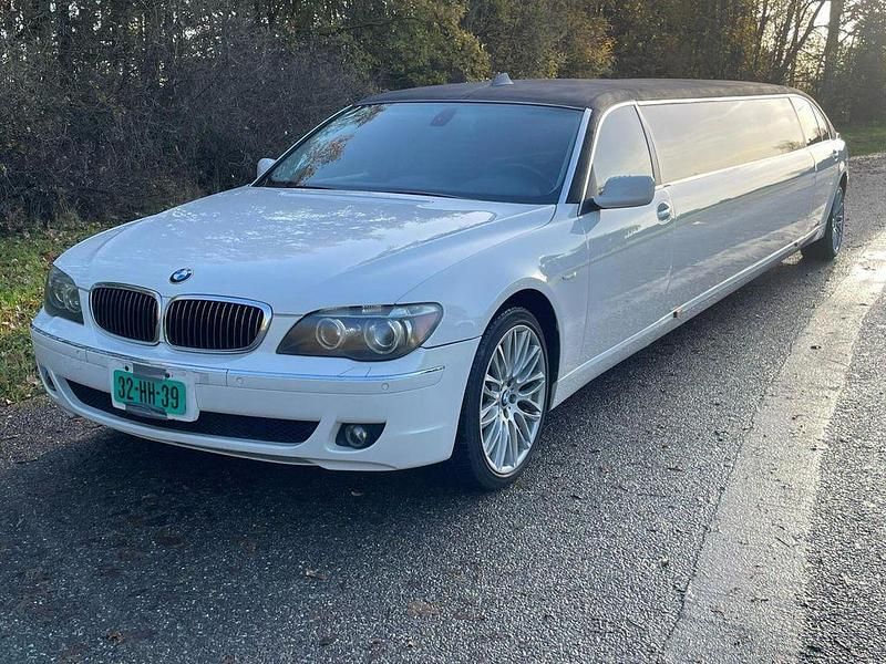 Gebraucht BMW 750L 367 PS (269 kW) 2006 Weiß Limousine
