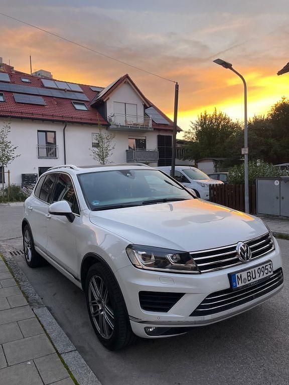 Weiß Gebraucht 2015 VW Touareg R-line SUV | 17.500 € (Teuer) - Bild 1/4