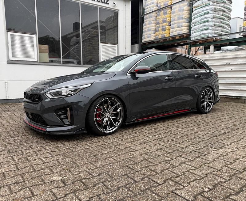 Andere farben Gebraucht 2021 Kia ProCeed GT Kleinwagen | 23.500 € (Fairer Preis) - Bild 1/4