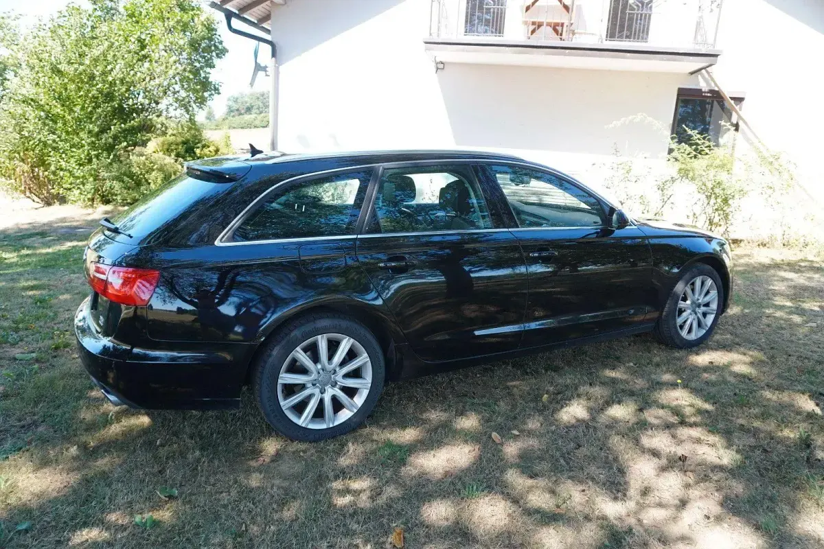 Gebraucht Audi A6 Ambiente 204 PS (150 kW) 2012 Schwarz Kombi