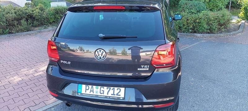 Gebraucht VW Polo Allstar 90 PS (66 kW) 2016 Grau Limousine