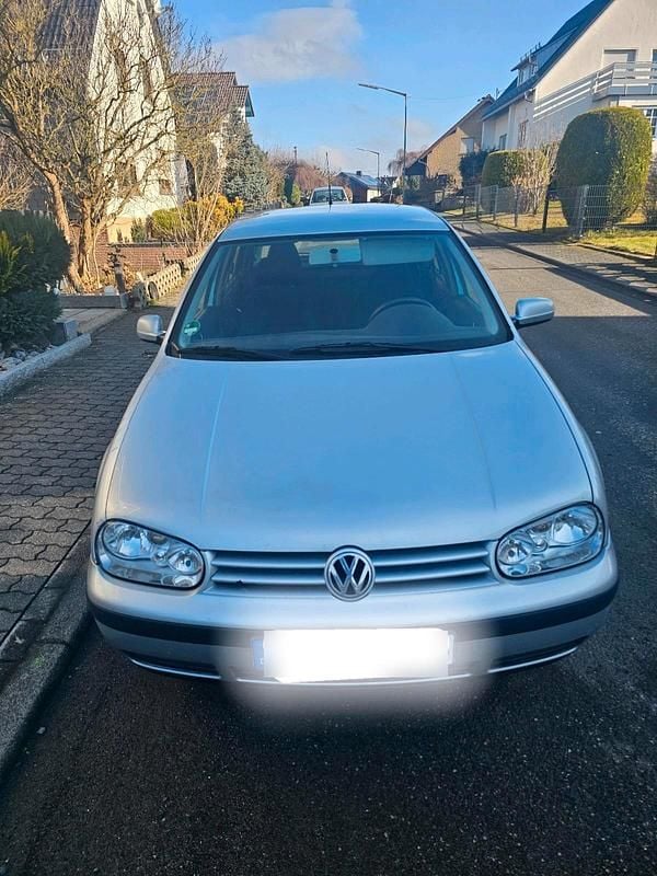 Silber Gebraucht 2002 VW Golf IV Kleinwagen | 800 € (Superpreis) - Bild 1/4