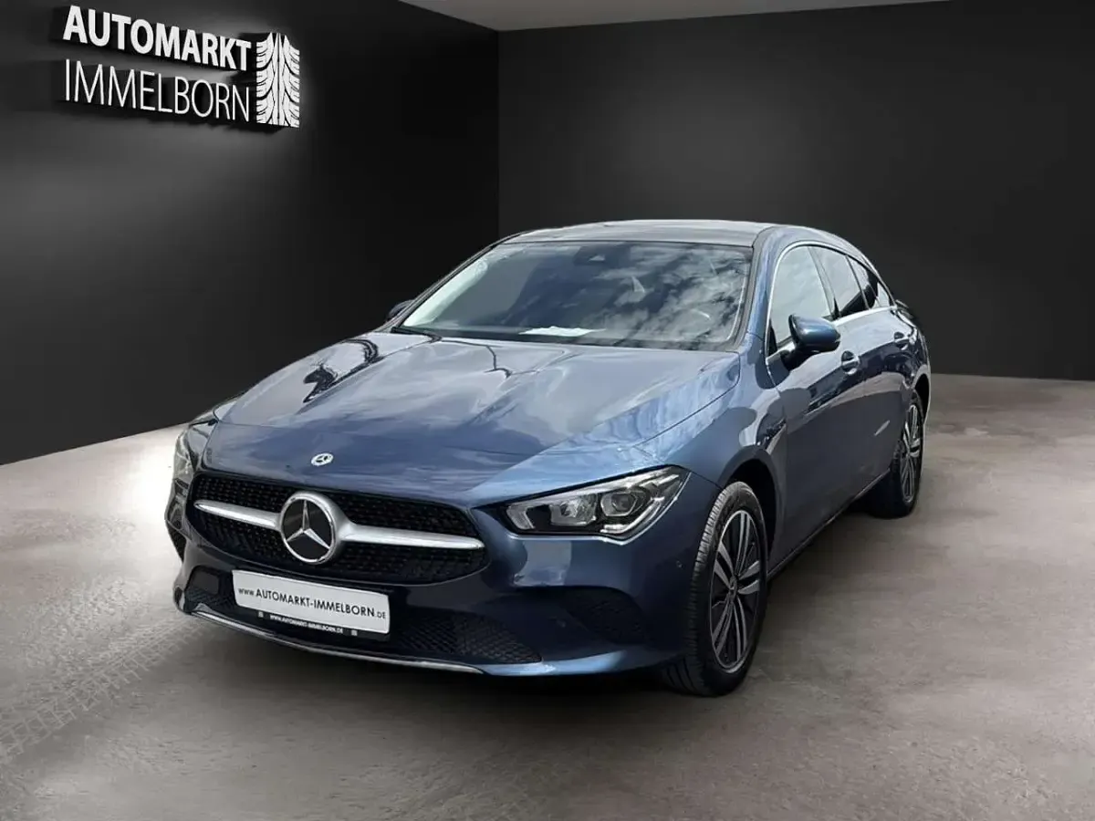 Gebraucht Mercedes CLA250e 218 PS (160 kW) 2022 Denimblau Coupé