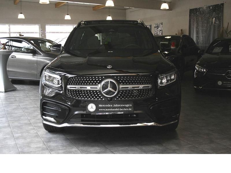 Gebraucht Mercedes GLB180 AMG line Plus 136 PS (100 kW) 2025 Schwarz SUV