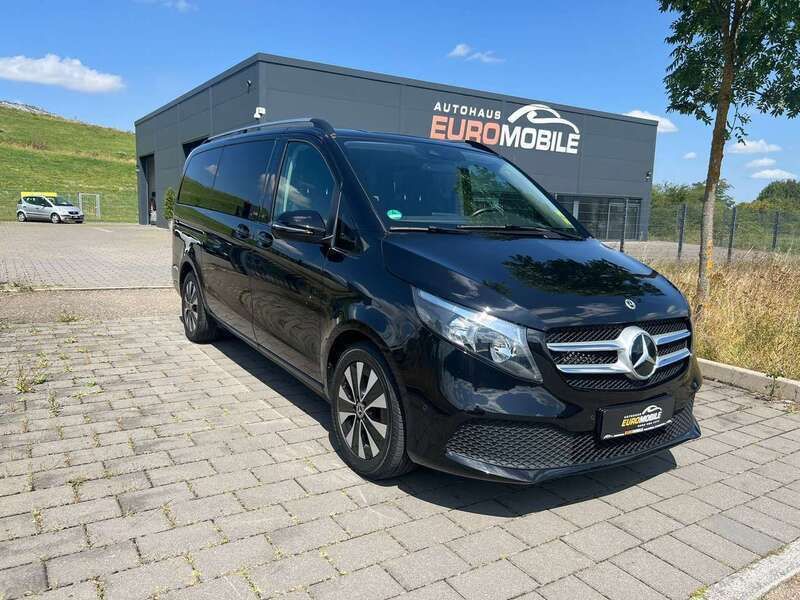 Obsidianschwarz metallic Gebraucht 2021 Mercedes V220 Edition Van / Kleinbus | 46.970 € (Fairer Preis) - Bild 1/4