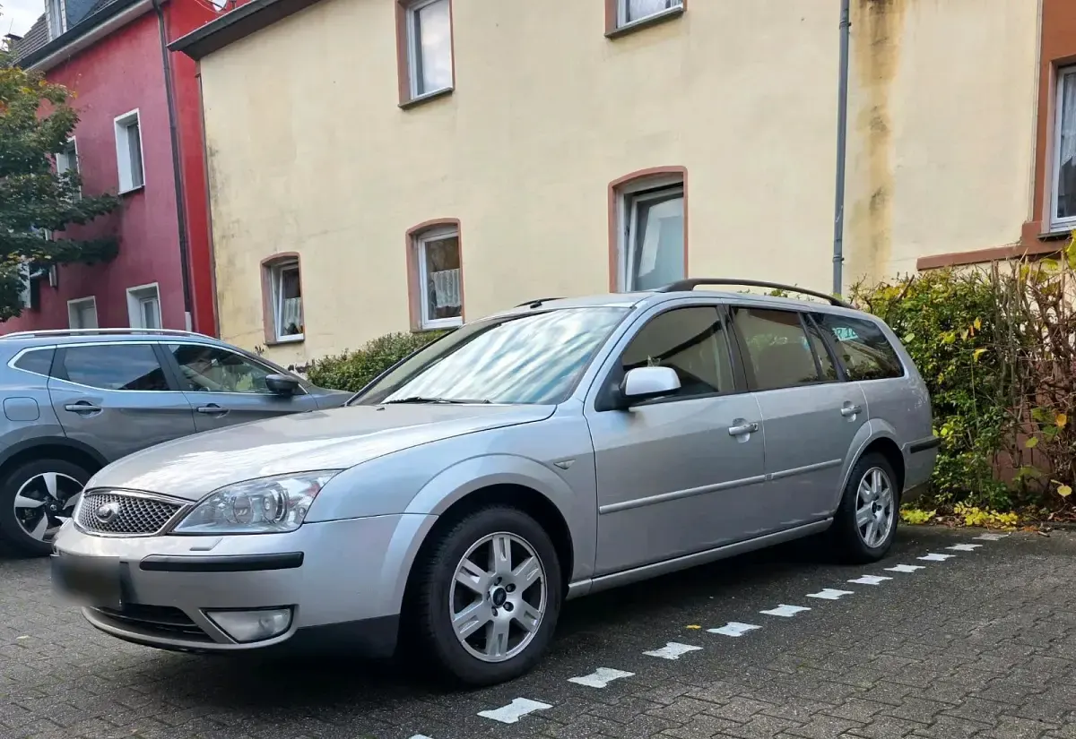 Gebraucht Ford Mondeo 145 PS (106 kW) 2004 Silber Kombi