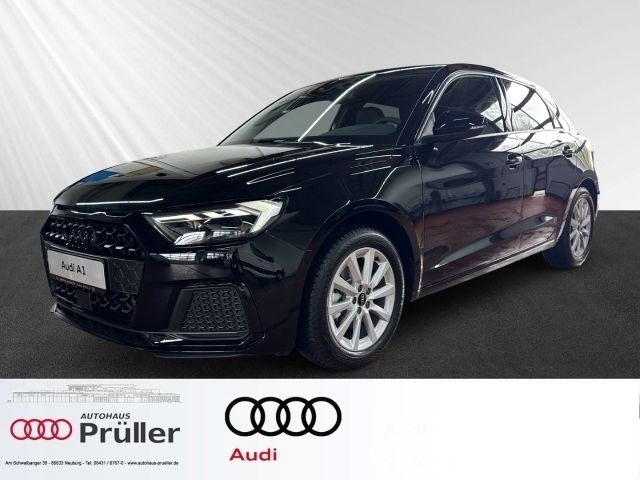 Mythosschwarz metallic (schwarz) Neu 2025 Audi A1 Sportback Advanced Kleinwagen | 31.690 € (Etwas zu teuer) - Bild 1/4