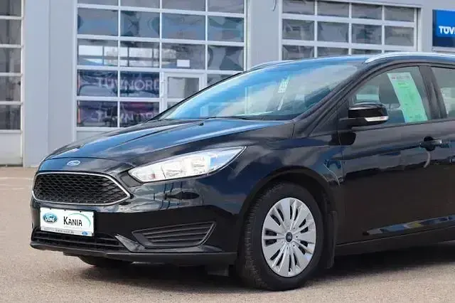 Gebraucht Ford Focus Trend 101 PS (74 kW) 2017 Schwarz Limousine