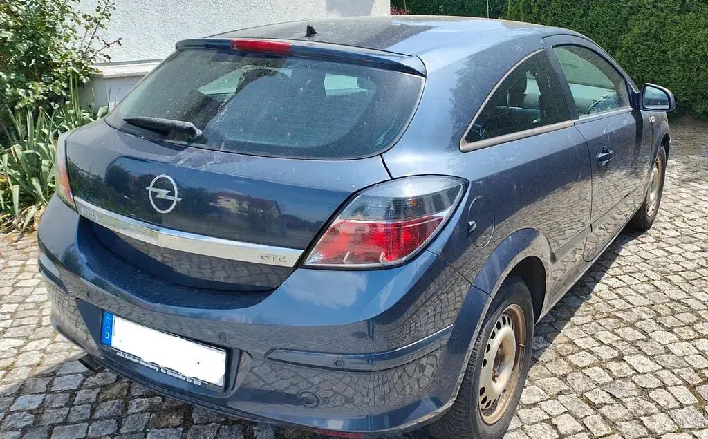 Gebraucht Opel Astra GTC Sport 116 PS (85 kW) 2010 Blau Limousine