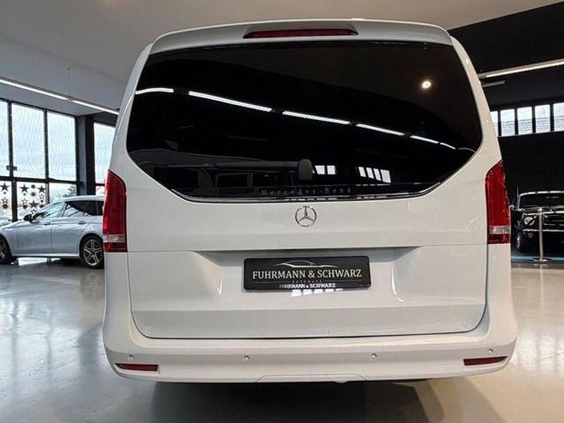 Gebraucht Mercedes V300 237 PS (174 kW) 2022 Weiß Van / Kleinbus