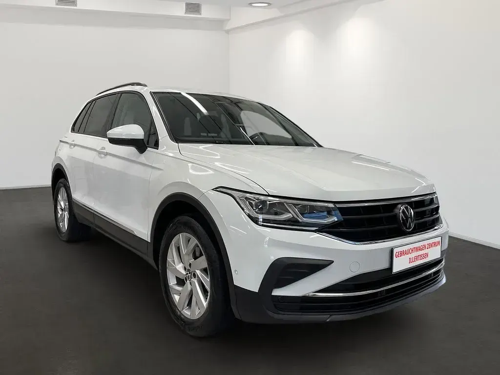 Gebraucht VW Tiguan Life 150 PS (110 kW) 2022 Weiß SUV