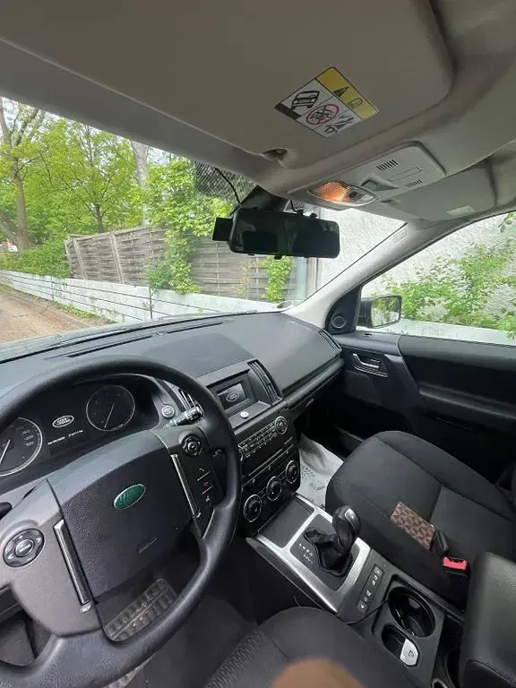 Gebraucht Land Rover Freelander 2 150 PS (110 kW) 2013 Silber SUV