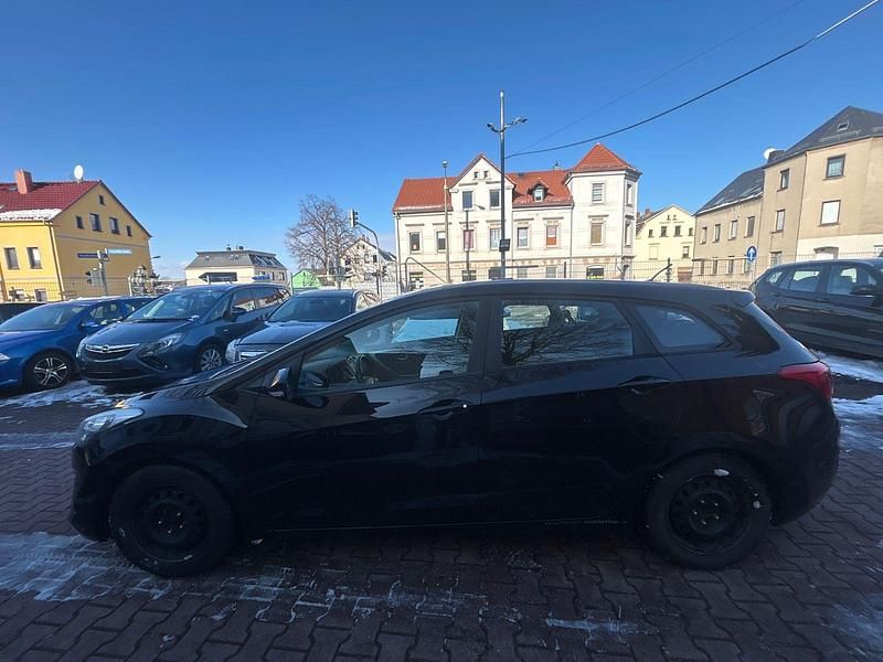 Gebraucht Hyundai i30 Style 110 PS (80 kW) 2013 Schwarz Kombi
