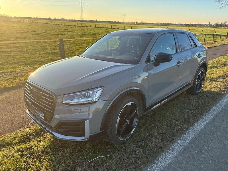 Gebraucht Audi Q2 Edition .1 116 PS (85 kW) 2018 Grau SUV