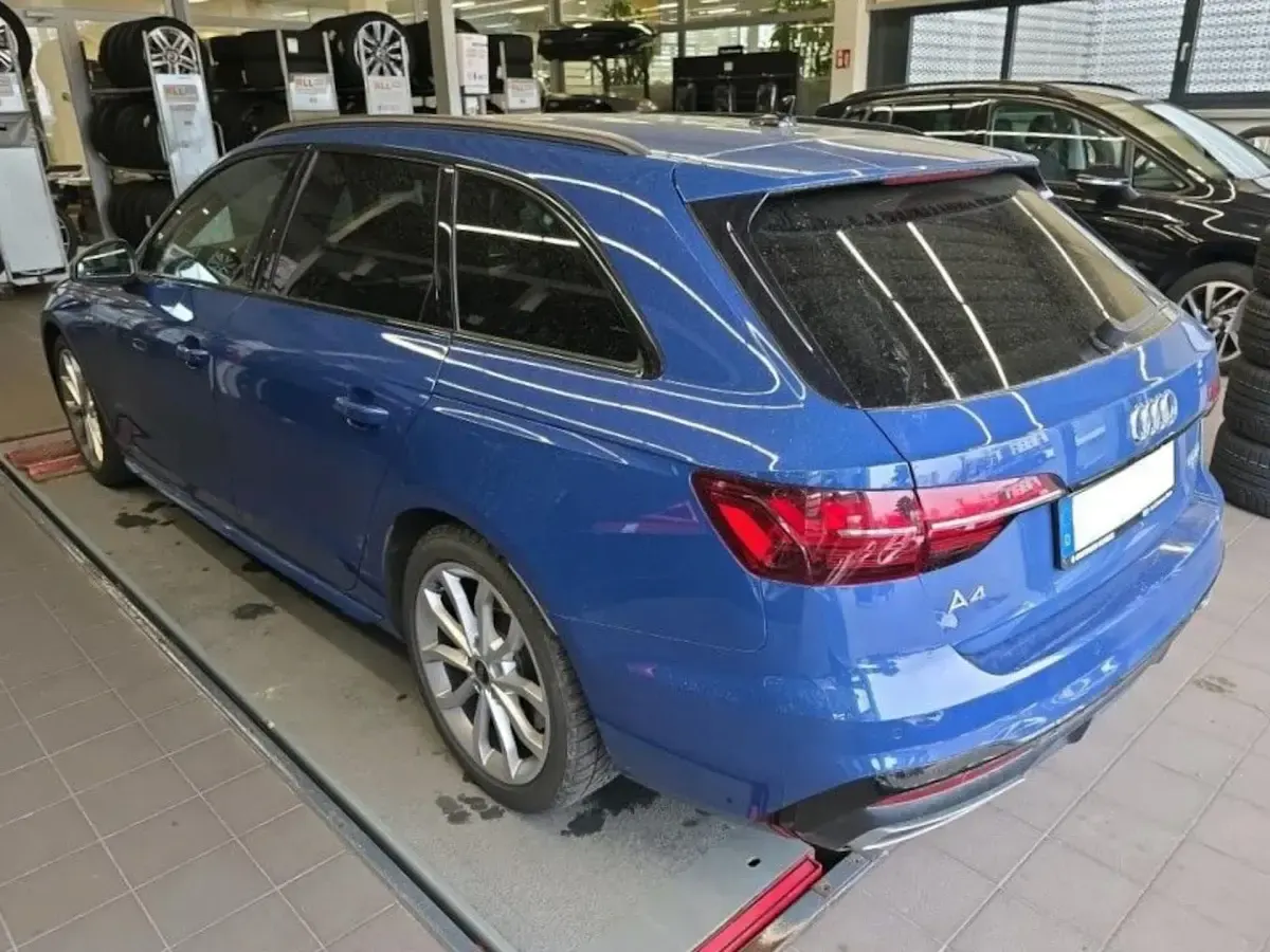 Gebraucht Audi A4 S-Line 286 PS (210 kW) 2023 Ascariblau metallic Kombi