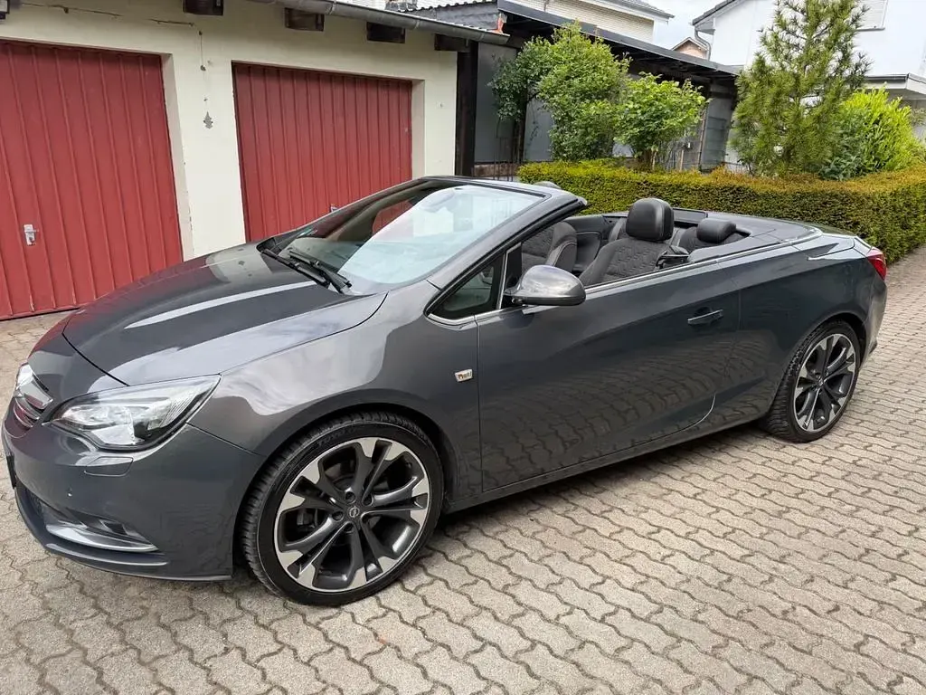 Gebraucht Opel Cascada Innovation 165 PS (121 kW) 2013 Grau Cabrio