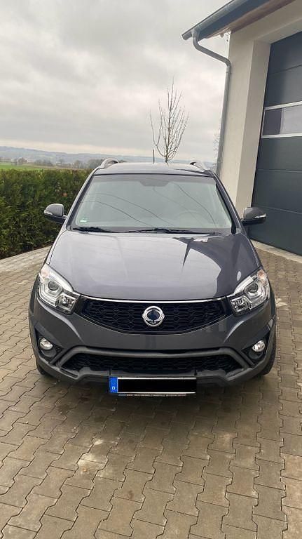 Grau Gebraucht 2017 Ssangyong (KGM) Korando Quartz SUV | 11.000 € - Bild 1/4