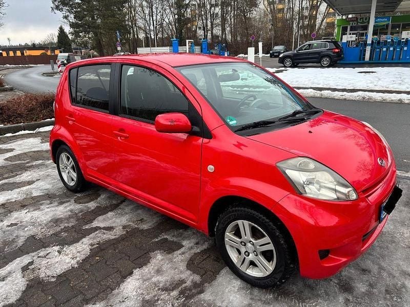 Gebraucht Daihatsu Sirion 91 PS (66 kW) 2008 Rot Kleinwagen