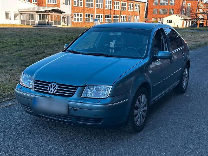 Gebraucht VW Bora 77 PS (56 kW) 2002 Grau Limousine