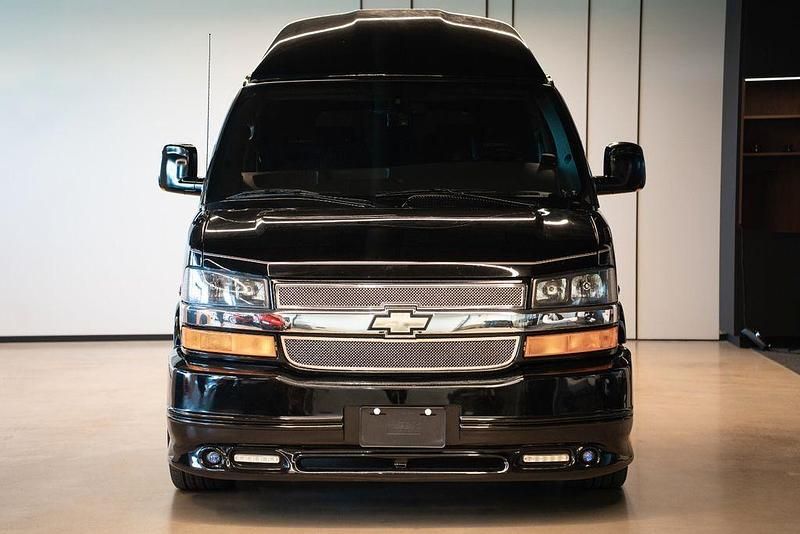 Second-hand Chevrolet Express 2012 Negru Monovolum