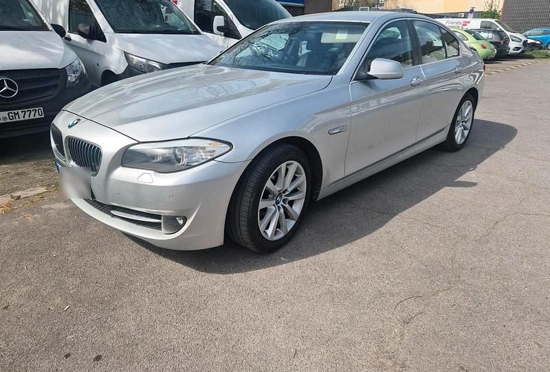 Gebraucht BMW 520 184 PS (135 kW) 2011 Silber Limousine