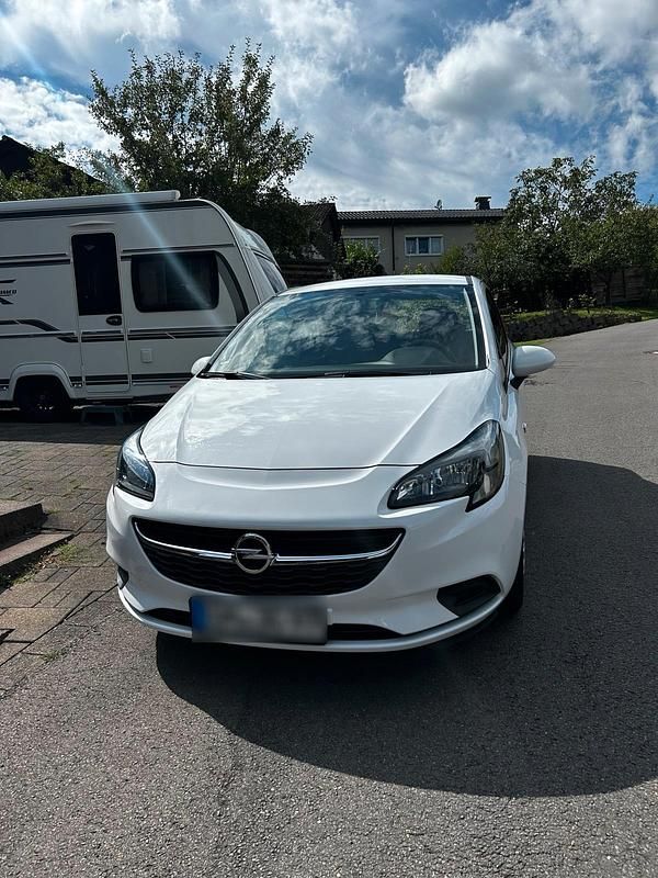 Weiß Gebraucht 2015 Opel Corsa Coupé | 7.500 € (Etwas zu teuer) - Bild 1/4