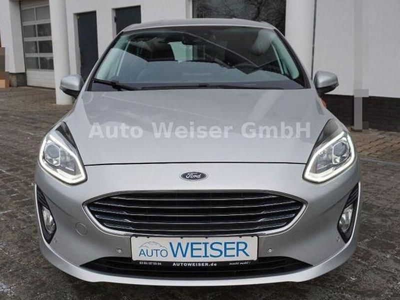 Gebraucht Ford Fiesta Titanium 101 PS (74 kW) 2018 Grau Kleinwagen