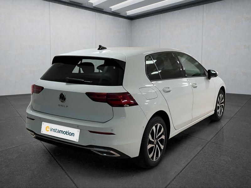 Gebraucht VW Golf VIII 150 PS (110 kW) 2023 Weiß Kleinwagen