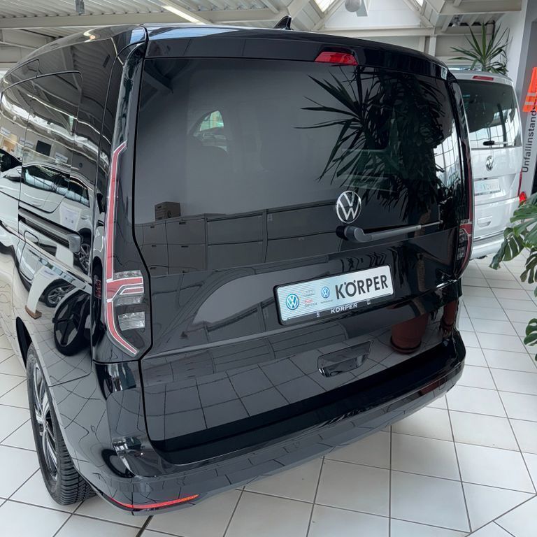 Gebraucht VW Caddy Life 122 PS (89 kW) 2023 Schwarz Van / Kleinbus
