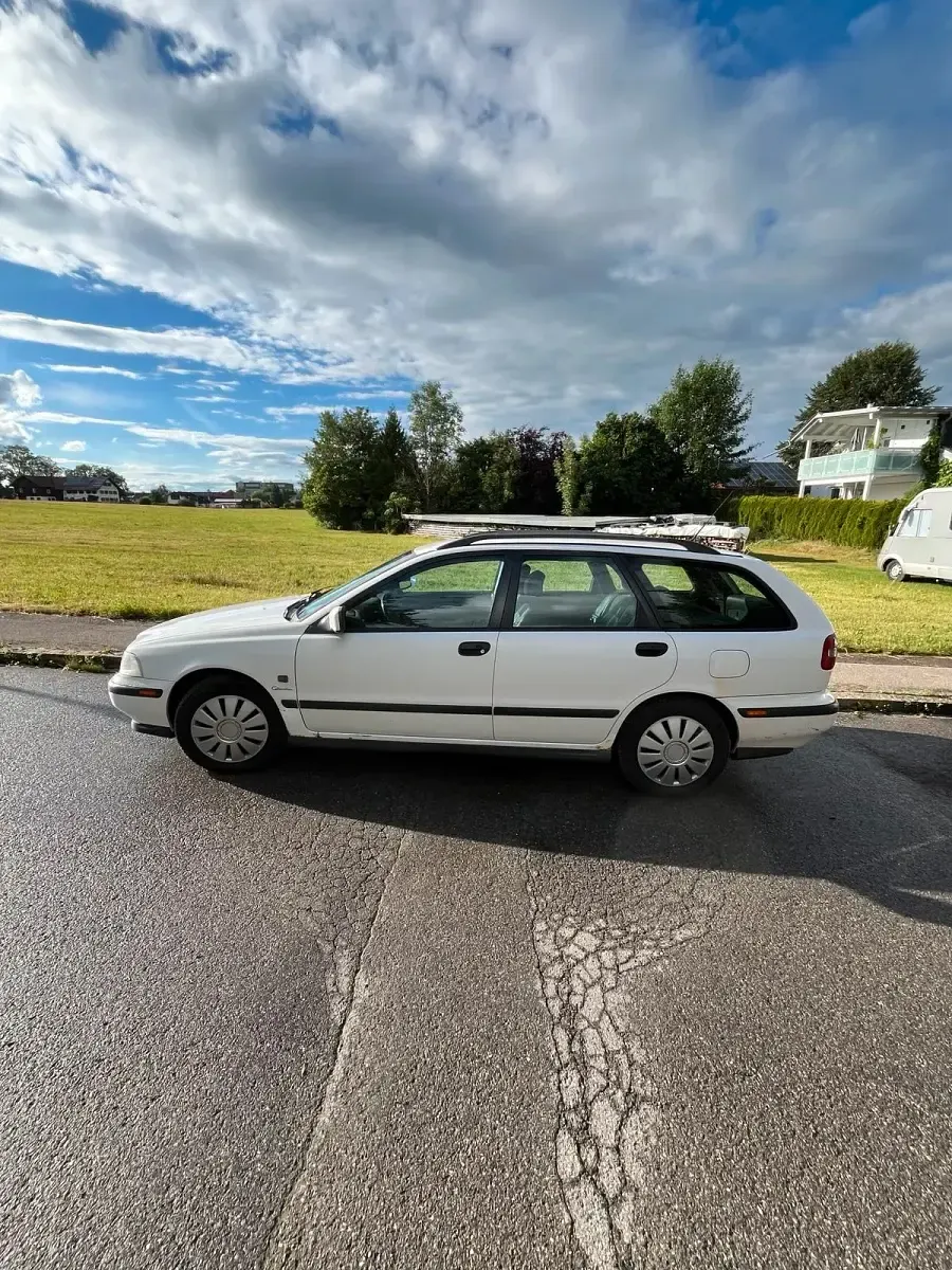 Gebraucht Volvo V40 140 PS (102 kW) 1998 Weiß Kombi