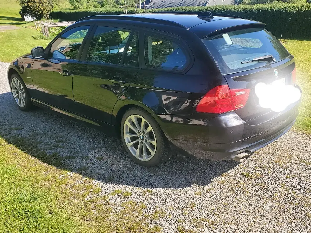 Używany BMW 320 Efficient Dynamics 163 KM (119 kW) 2010 Czarny Kombi
