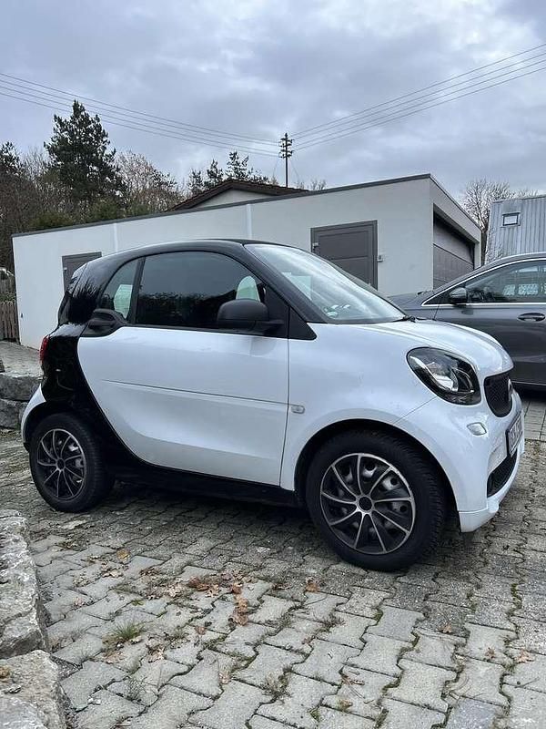 Gebraucht Smart ForTwo Coupé Basis 71 PS (52 kW) 2016 Weiß Kleinwagen