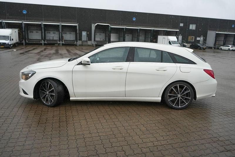 Gebraucht Mercedes CLA250 211 PS (155 kW) 2015 Weiß Limousine