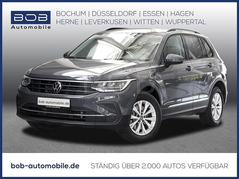 Grau Gebraucht 2023 VW Tiguan Life SUV | 27.490 € (Fairer Preis) - Bild 1/3
