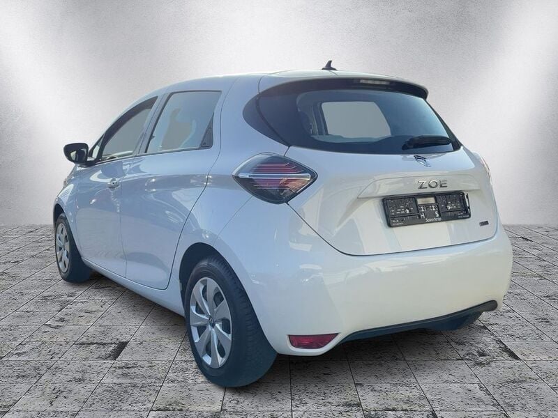 Second-hand Renault Zoe Life 50 kW (69 CP) 2020 Alb Hatchback
