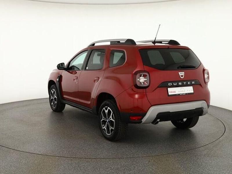 Gebraucht Dacia Duster Celebration 131 PS (96 kW) 2021 Rot SUV