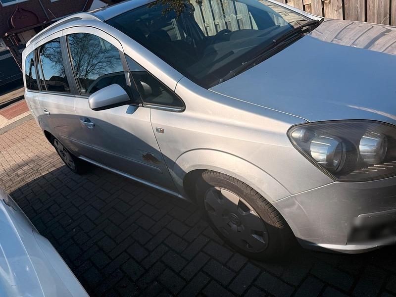 Gebraucht Opel Zafira 140 PS (102 kW) 2006 Silber Van / Kleinbus