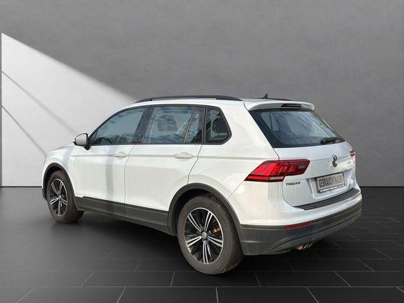 Gebraucht VW Tiguan Trendline 125 PS (91 kW) 2018 Silber SUV