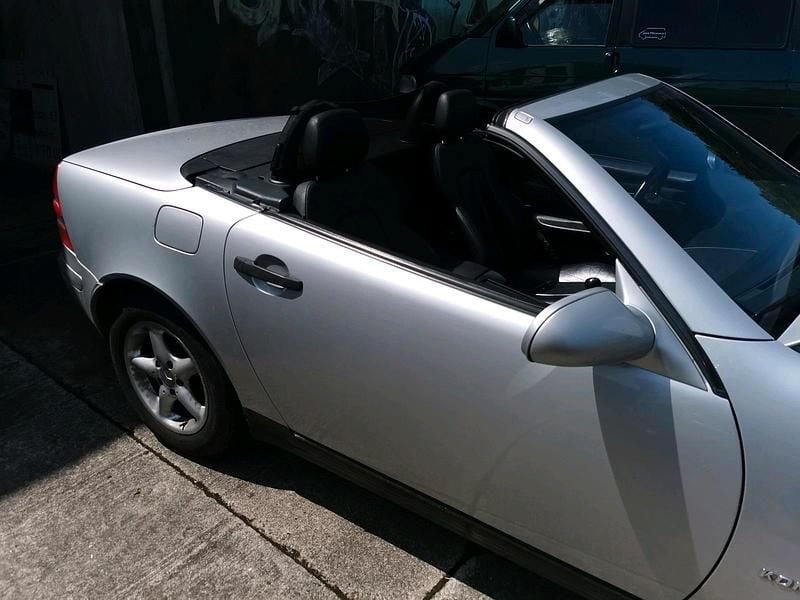 Silber Gebraucht 1999 Mercedes SLK230 Cabrio | 3.900 € (Fairer Preis) - Bild 1/4