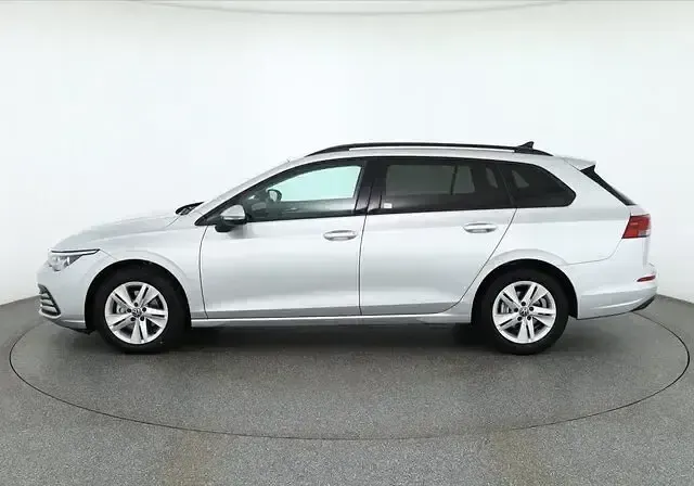 Gebraucht VW Golf VIII Life 150 PS (110 kW) 2022 Silber Kombi