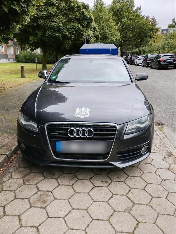 Schwarz Gebraucht 2013 Audi A4 Limousine | 11.000 € (Etwas zu teuer) - Bild 1/4